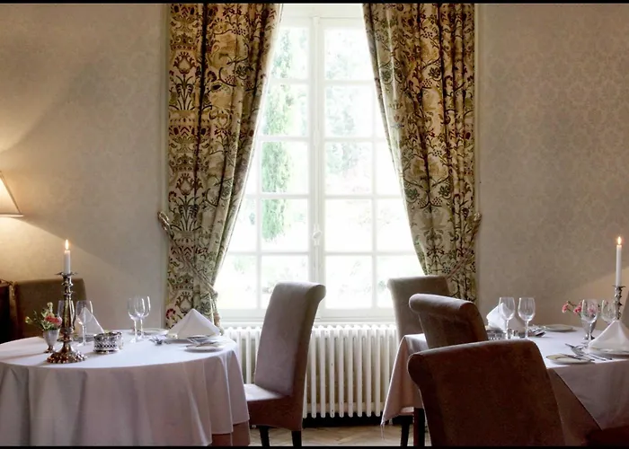 Chateau De Montet 3*